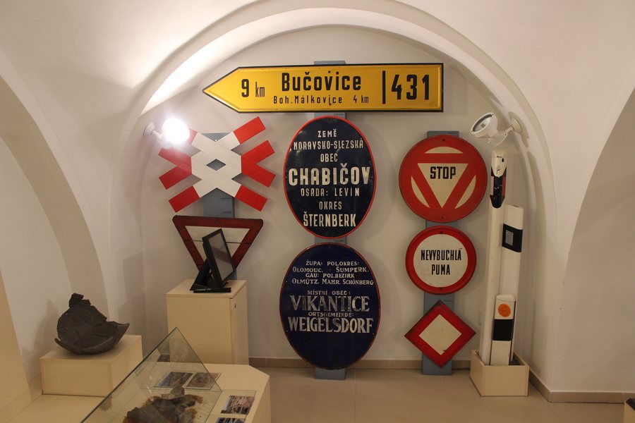 File:Vikýřovice, Muzeum silnic (04).jpg