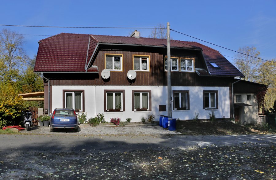 File:Malá Morava, Zlatý Potok, house No 1.jpg
