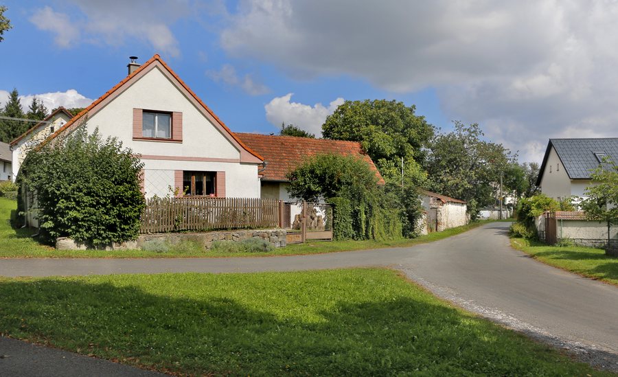 File:Oselce, Nová Ves, common.jpg