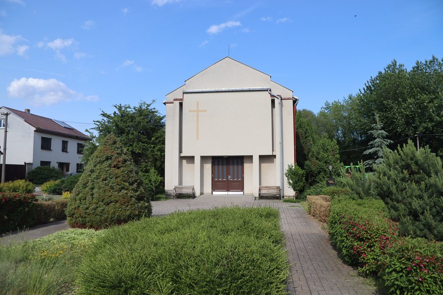 File:Overview 2 of Chapel of Pius X. in Litovany, Třebíč District.jpg