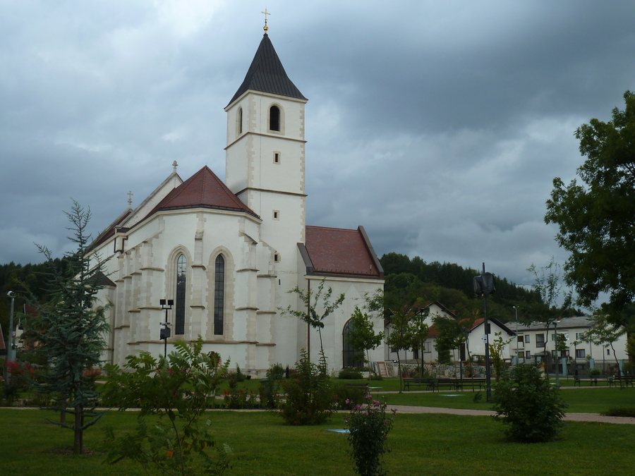 File:Kirche in Voćin.jpg