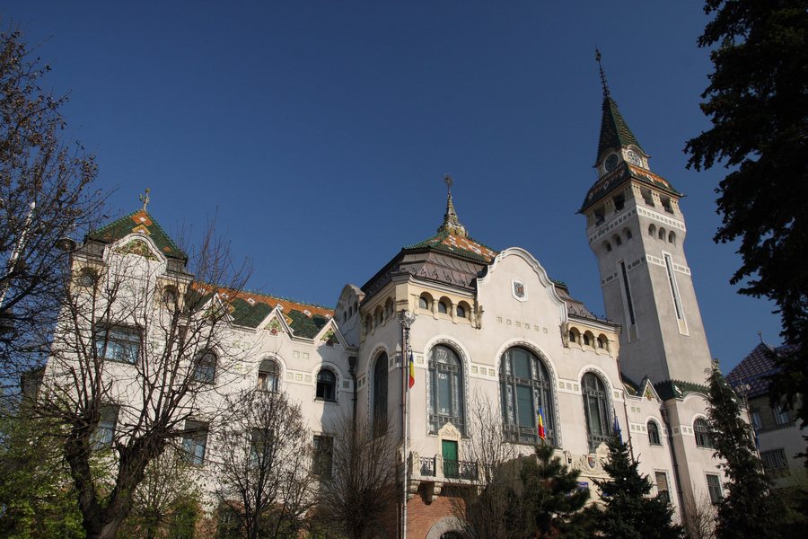 File:County Council Building, Targu Mures, Romania (5681869206).jpg