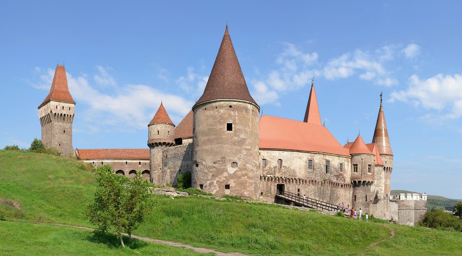 File:Hunedoara Castle (Vajdahunyadi vár) by Pudelek.jpg