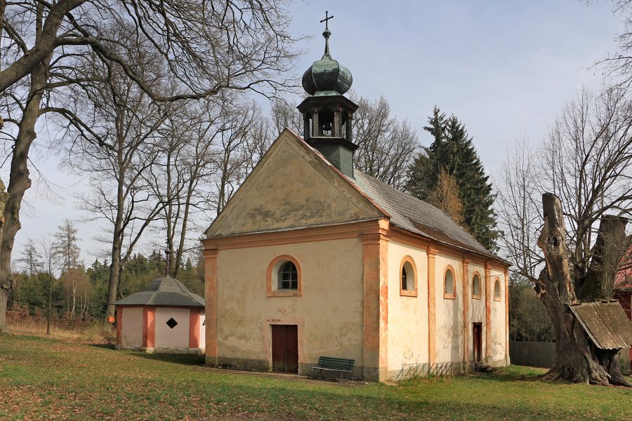 File:Vlčeves, Svatá Anna, church 3.jpg