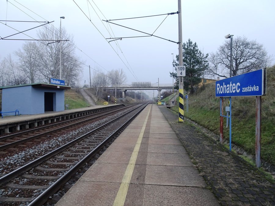 File:Rohatec zastávka (1).jpg