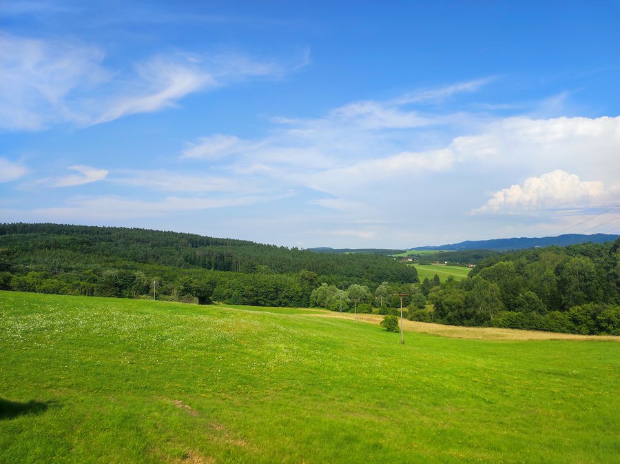 File:Mirošov (Valašské Klobouky), krajina.jpg