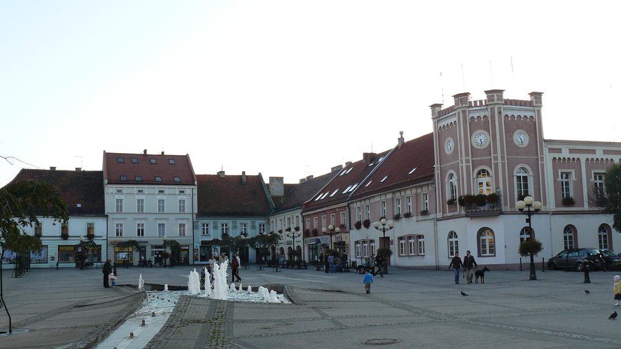 File:Mikołów - Ratusz, Rynek.1..JPG