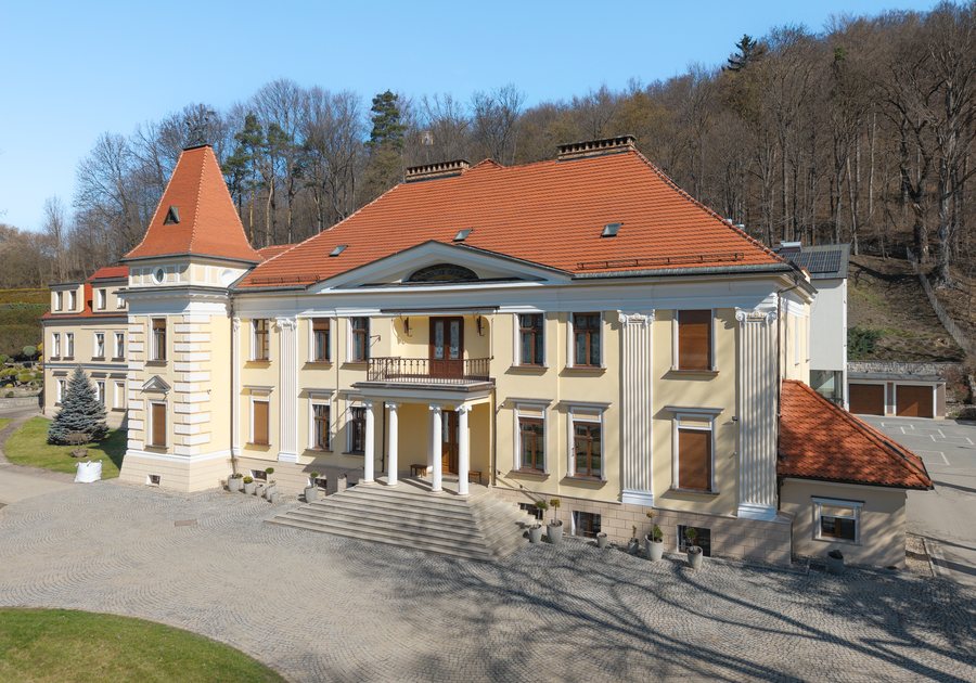 File:2025 Pałac Oppersdorfów w Ołdrzychowicach Kłodzkich (05).jpg