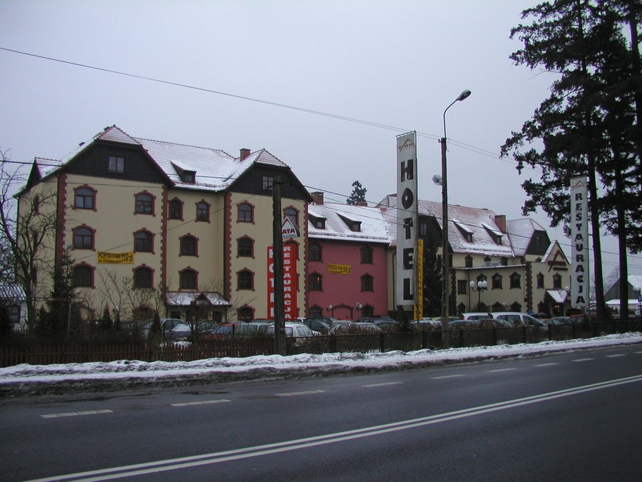 File:Karczowiska Chata.jpg