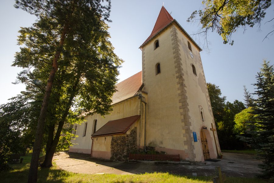 File:SM Mrozów kościół Matki Boskiej Zwycięskiej (1) ID 597189.jpg