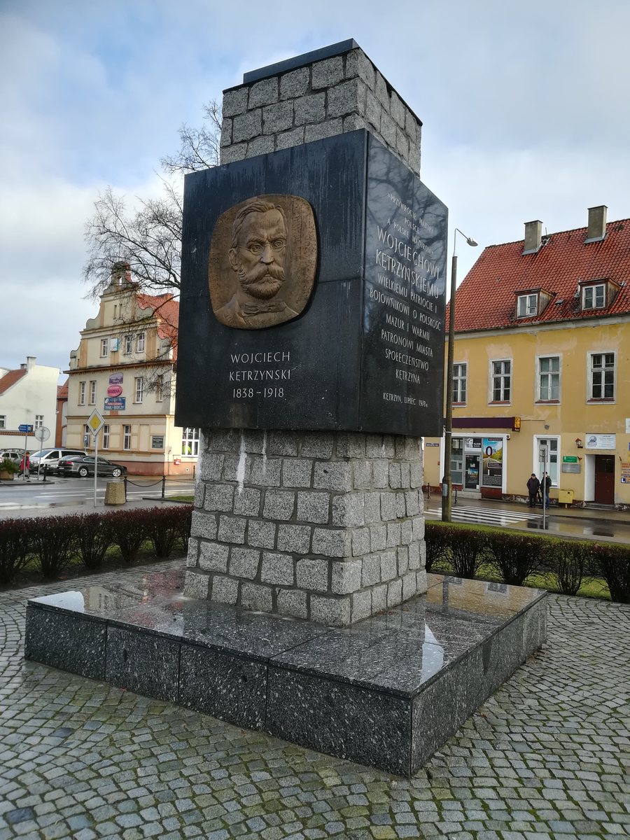 File:Kętrzyn, Kętrzyński Monument.jpg