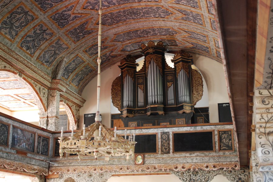 File:Okarowo Kościół 1.JPG