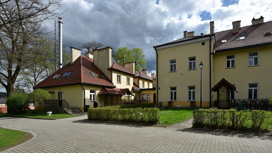 File:Babica, dwór (HB4).jpg