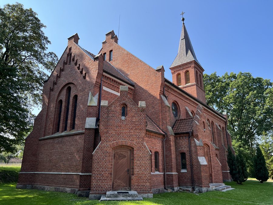 File:Kościół św. Piotra i Pawła Użranki.jpg