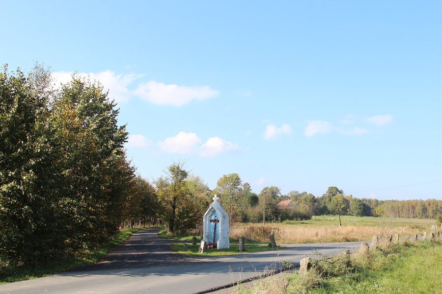 File:Klopotnica village center 2014 P01.JPG