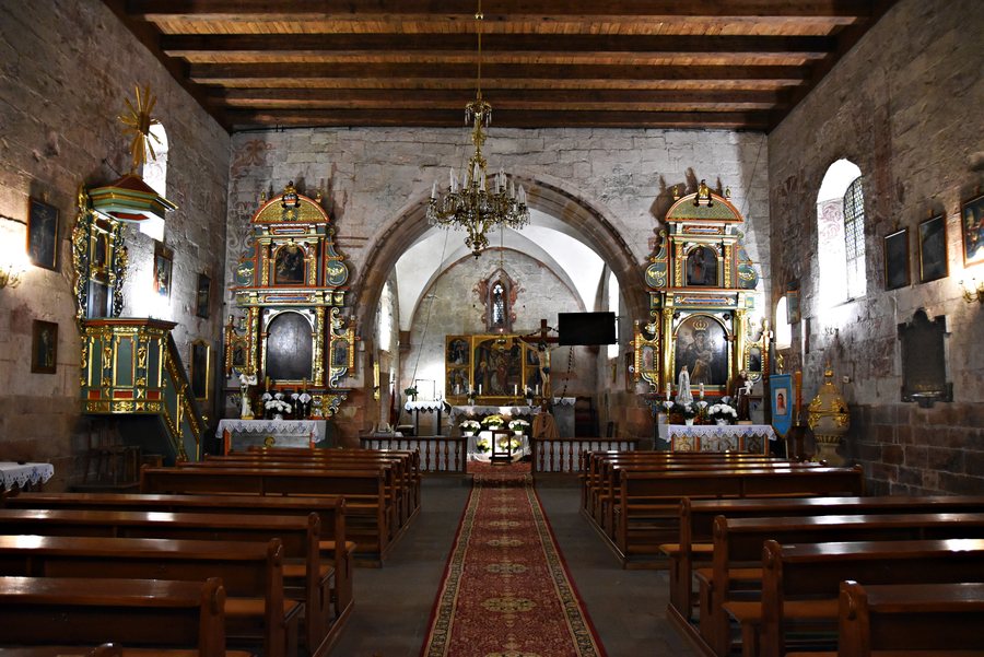 File:Tarczek, Kościół św. Idziego Opata w Tarczku m.jpg
