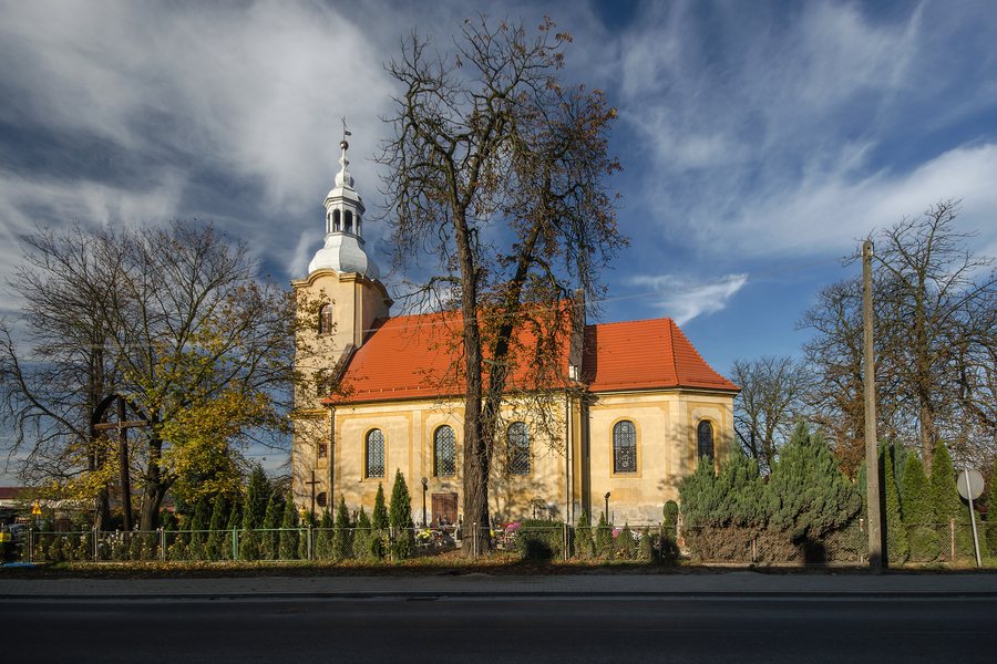 File:SM Dobrzykowice kościół Narodzenia NMP (1) ID 599530.jpg