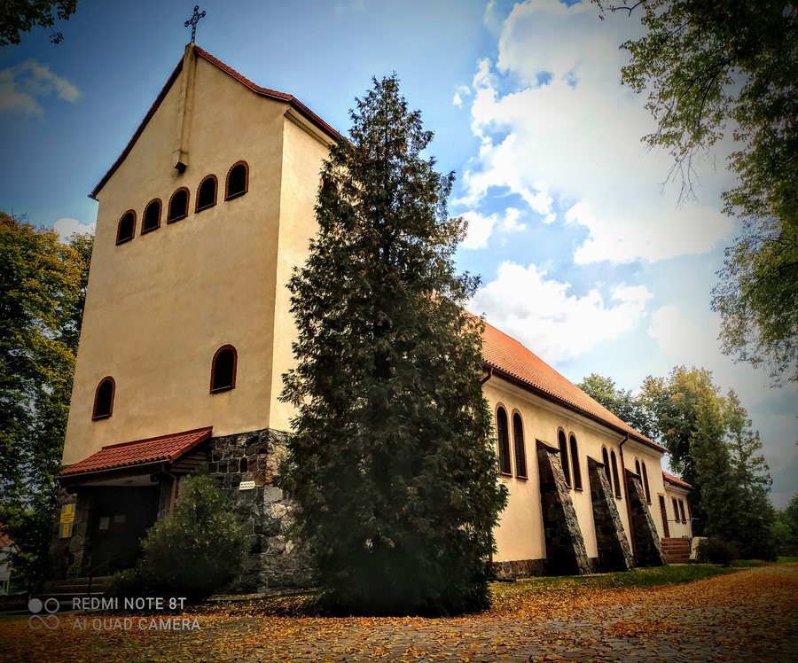 File:Kościół św.Apostola Stawiguda Pl 648731.jpg