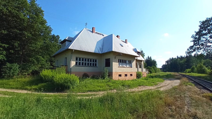 Suspended Railway station Poddubówek in Bakaniuk, Poland. Direction Raczki.