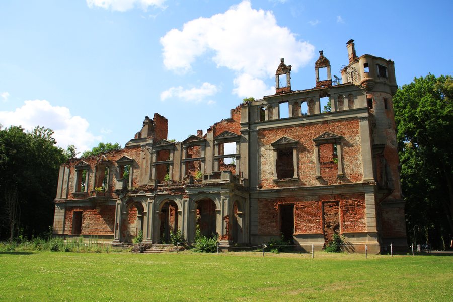 File:Pałac Jana Orzelskiego 01.JPG