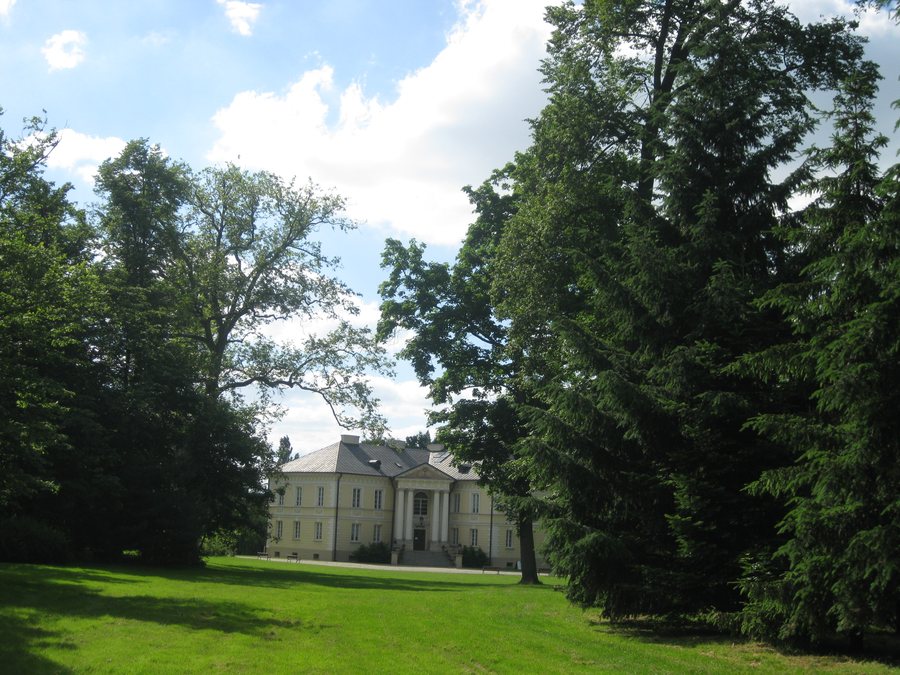 File:Dobrzyca - zespół pałacowy - pałac (1).jpg