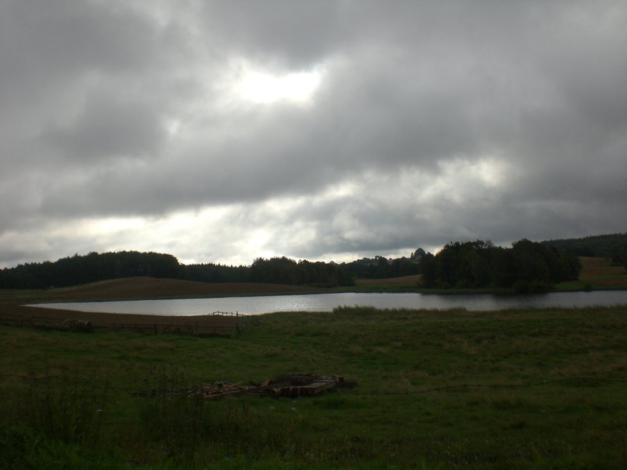 File:Sianowska Huta - jezioro.jpg