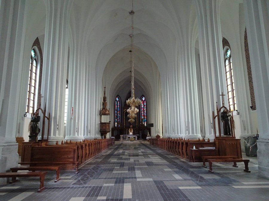 File:Ryki, kościół Najświętszego Zbawiciela, wnętrze.jpg
