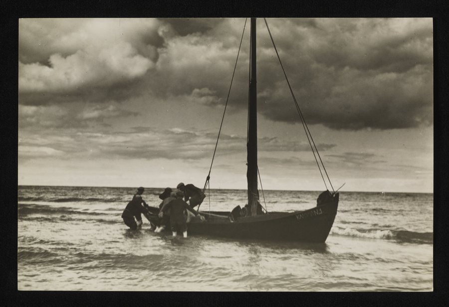 File:Karwia, rybacy ante 1939 (67263975).jpg