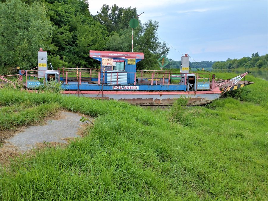 File:Ferry in Opatowiec (1).jpg