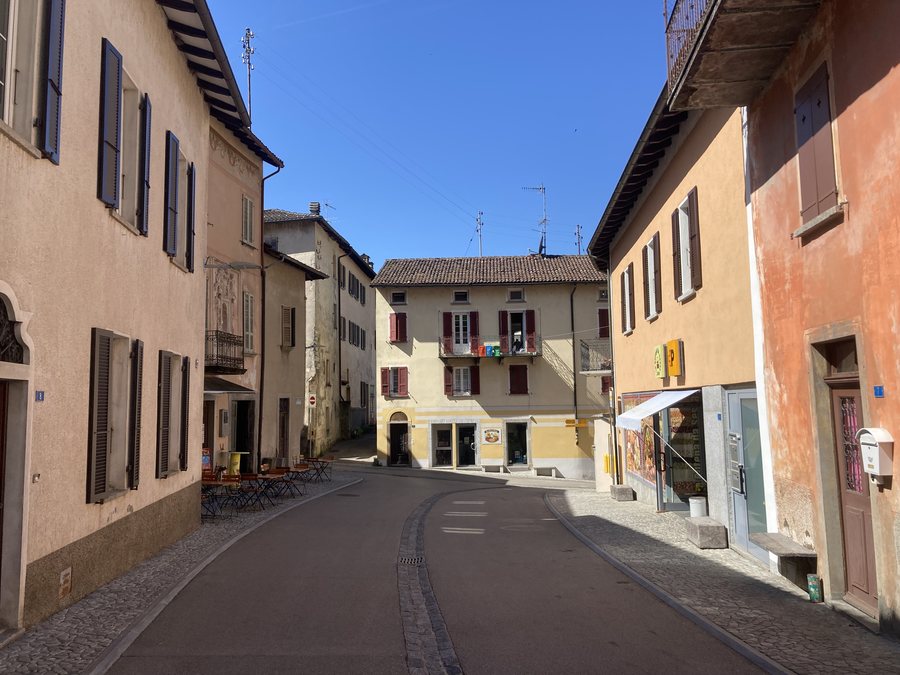 File:Sessa Piazza Cav. Giovanni Rossi.jpg