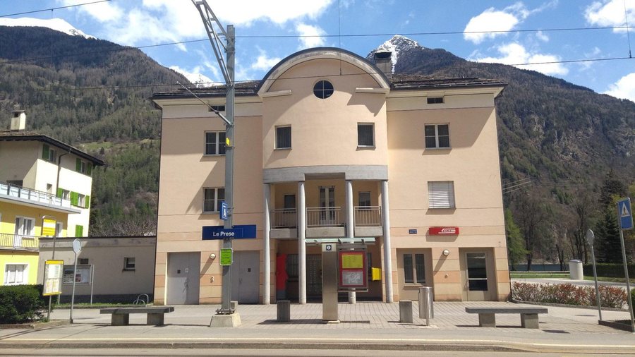 File:Le Prese railway station.jpg