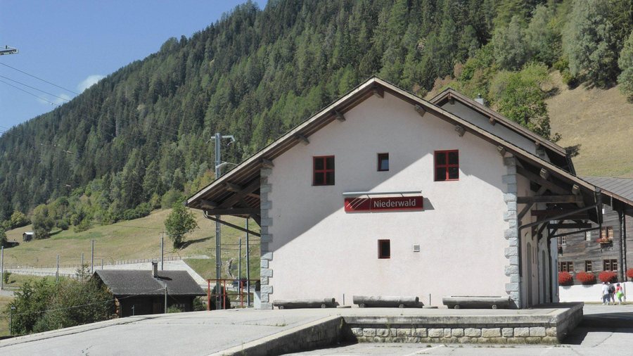 File:Niederwald railway station.jpg