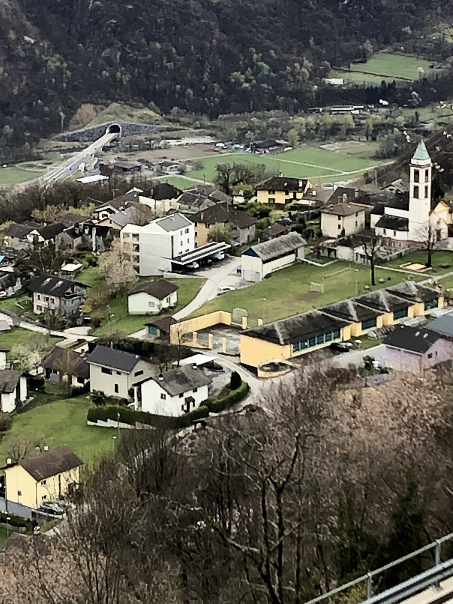 File:Castaneda GR Calancatal.jpg