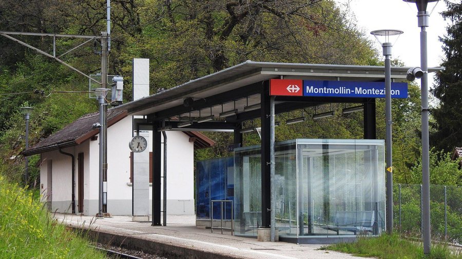 Montmollin-Montezillon railway station