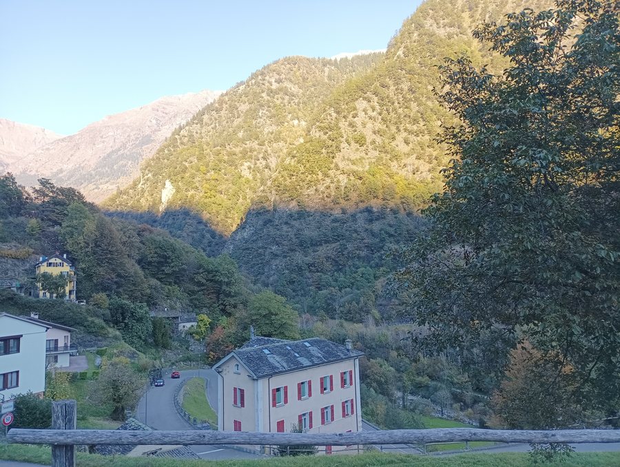 File:Soazza (CH-GR) S1.jpg