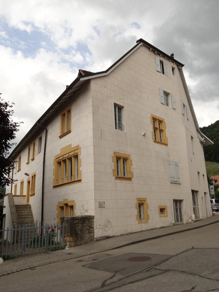 File:Cressier, Maison patricienne.JPG