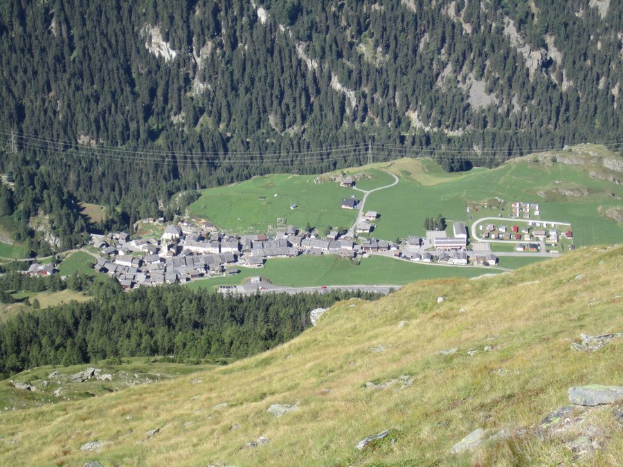 File:Bourg-Saint-Pierre.JPG