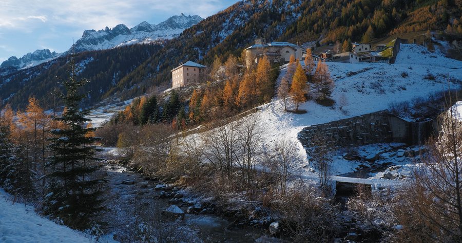 File:Bedretto in Winter.jpg