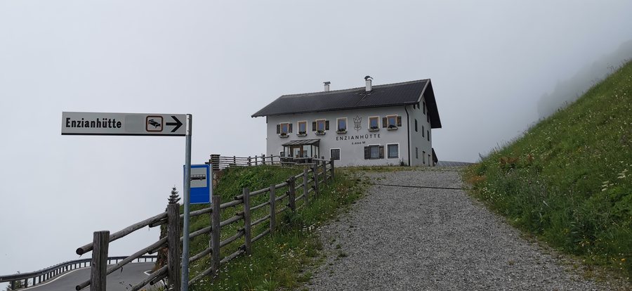 File:ITA — Region Trentino-Südtirol — Provinz Bozen–Südtirol — Bezirksgemeinschaft Burggrafenamt — Gde. St. Leonhard in Passeier — SS44 Walten 95 (Enzianhütte) 2024-07-13 Mattes.jpg