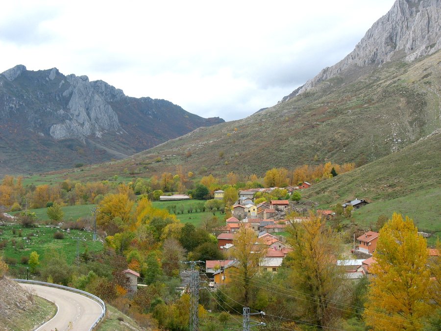 File:Caldas de Luna - León - Spain.JPG