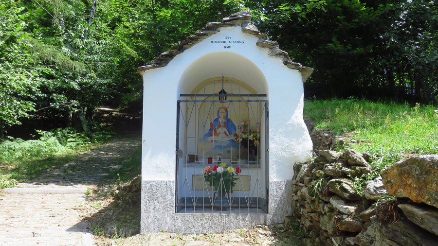 File:Scareno (Aurano) Cappella della Madonna del Sangue di Re.jpg