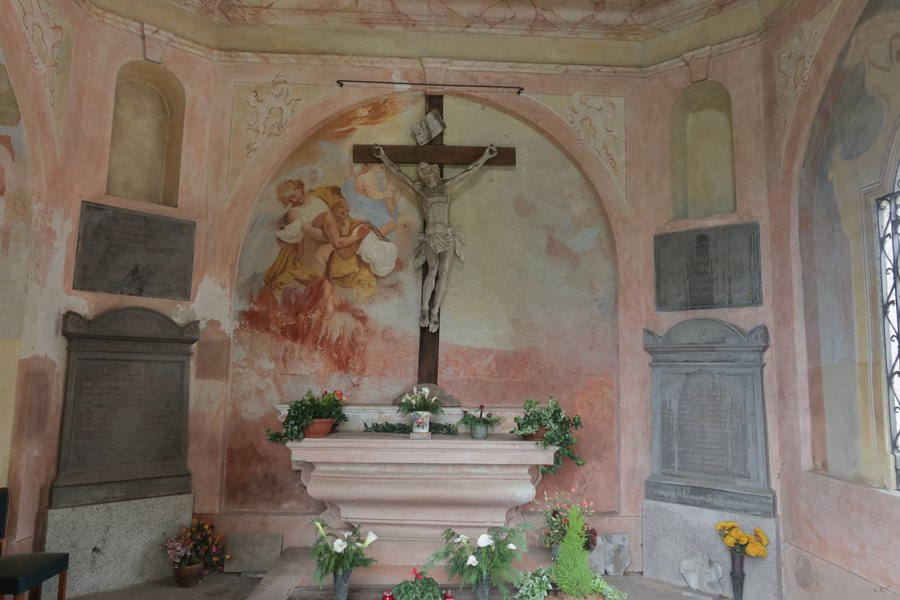 File:Vignone Cappella ossario 02.jpg