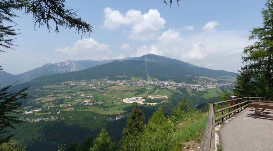 File:Folgaria-panorama from Serrada.jpg