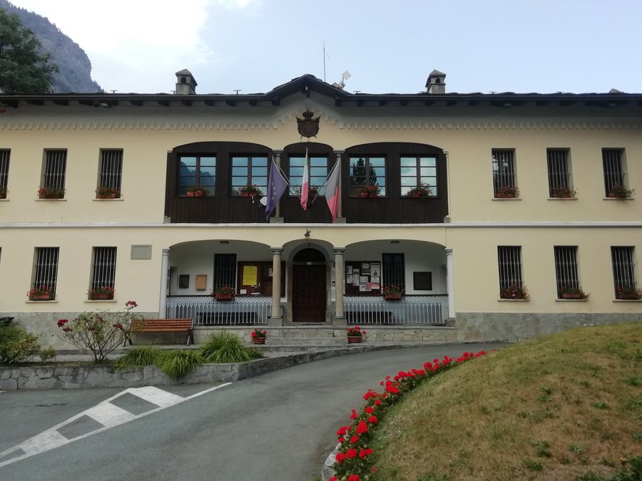 File:Municipio di Rhêmes-Saint-Georges.jpg