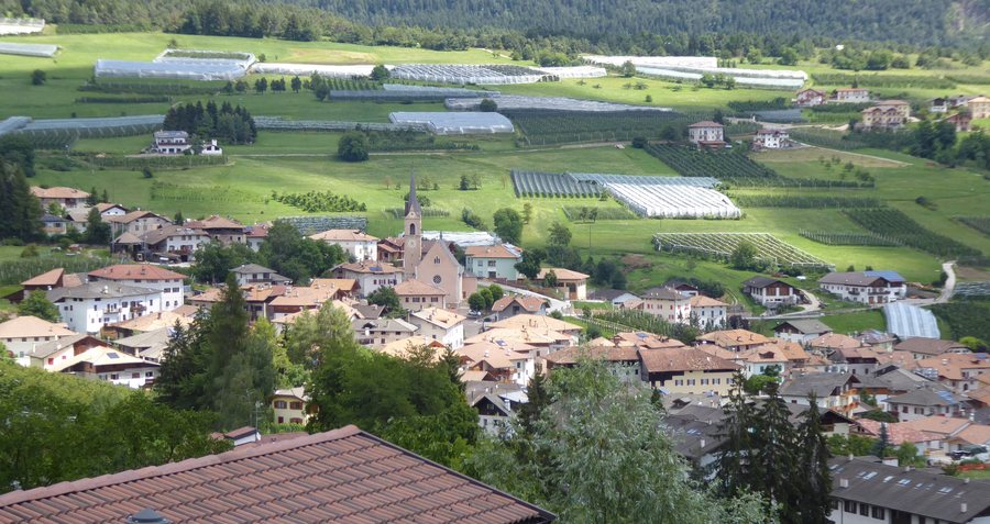 File:Castelfondo da Salobbi.jpg