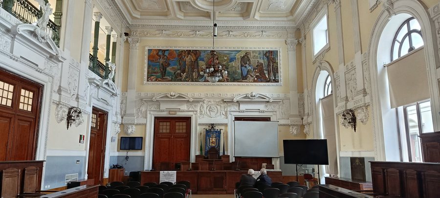 File:Council room of the Province of Chieti 1.jpg