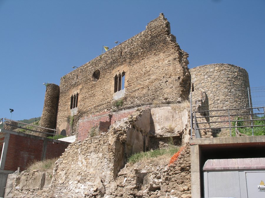 File:Sort-CastellComtesPallars.JPG