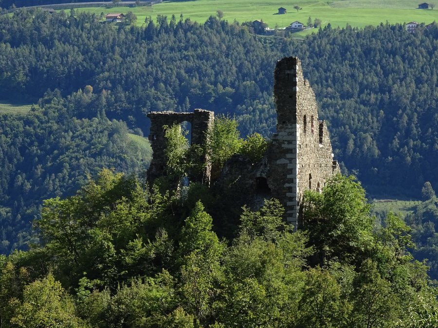 File:Castel Pietra di Renon 01.jpg