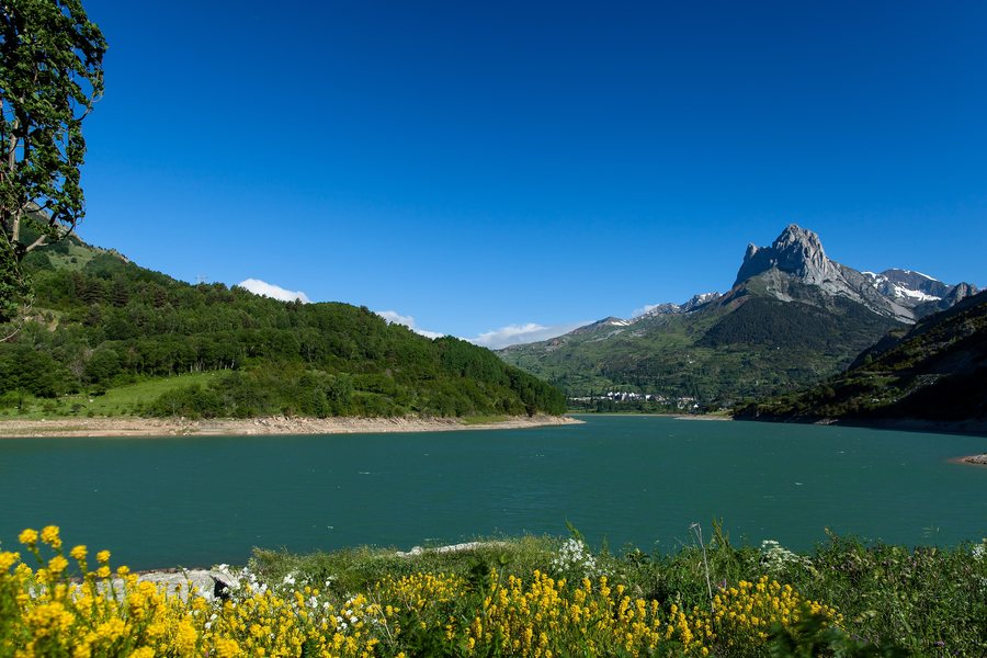 File:Spain, Aragon - Sallent de Gallego - Lannuza - Rio Gallego - Pyrenees moutain - Picture Image Photography (14251828708).jpg