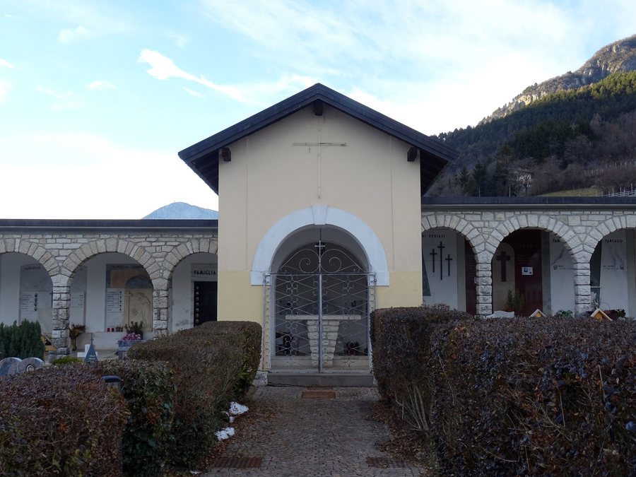 File:Vigolo Vattaro, cappella della Santa Croce 01.jpg